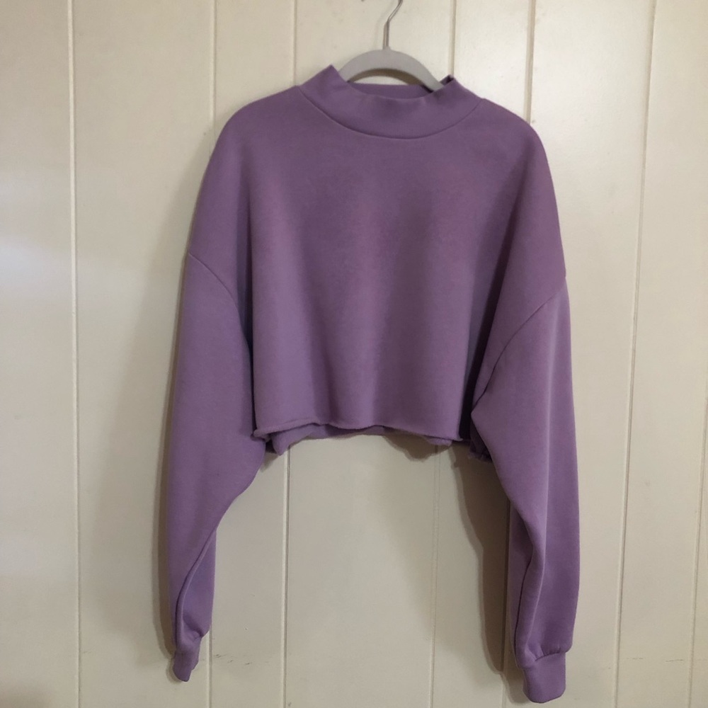 Divide by H&M Womens size XL purple mock neck 
long sleeve cropped sweatshirt